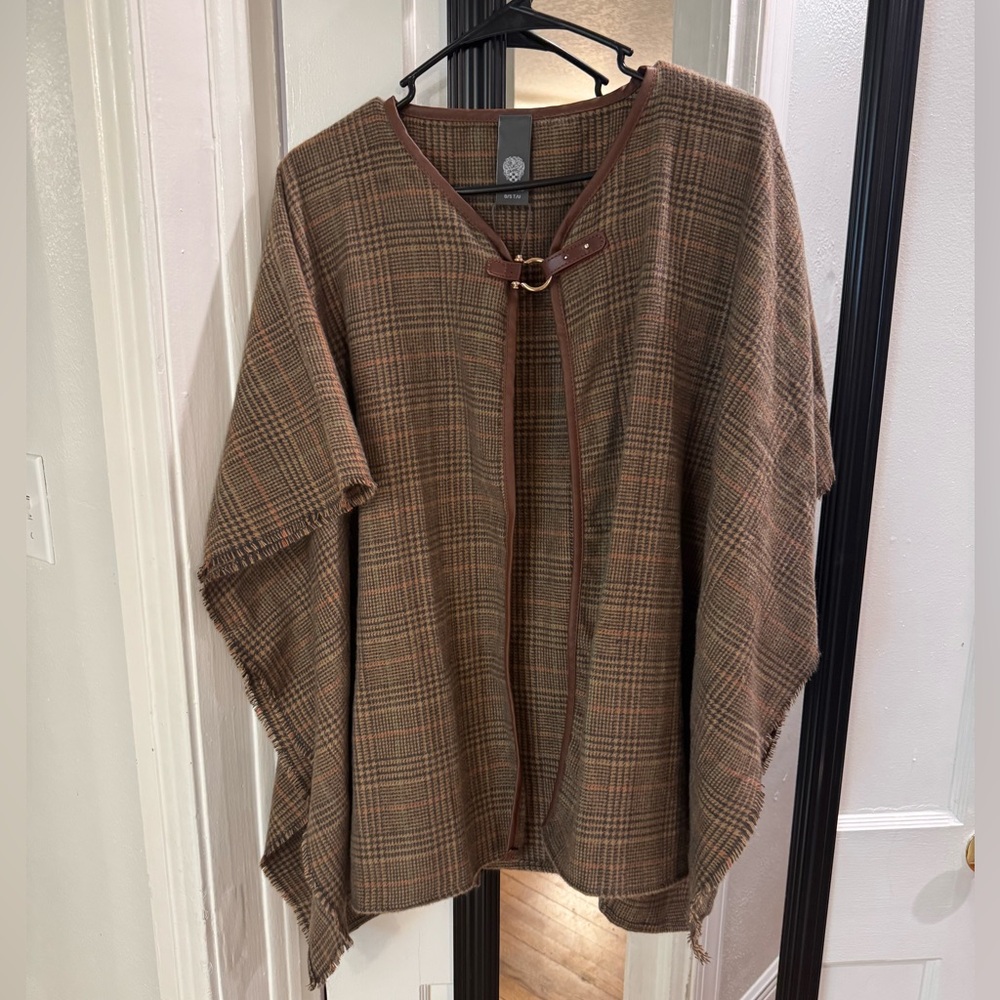 NWT Vince Camuto Cape